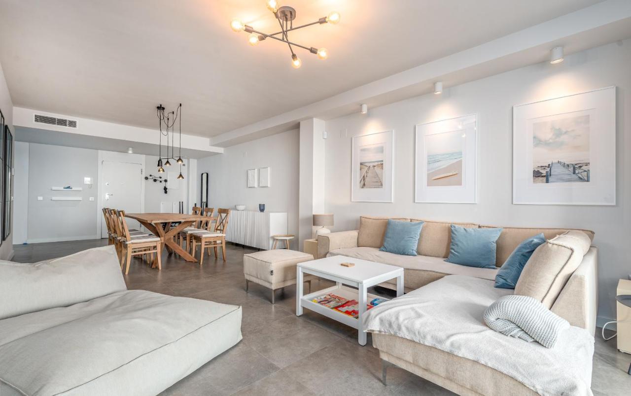 Luxurious Apartment With Sea Views Blue Suites B2-103 Манилва Екстериор снимка