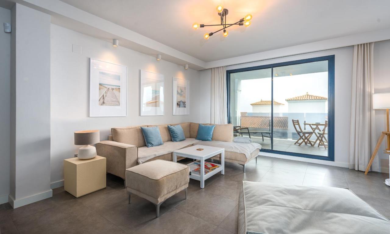 Luxurious Apartment With Sea Views Blue Suites B2-103 Манилва Екстериор снимка