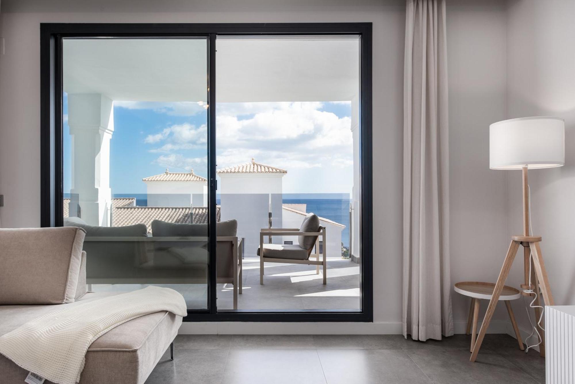Luxurious Apartment With Sea Views Blue Suites B2-103 Манилва Екстериор снимка